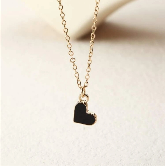 🖤🖤BACK IN STOCK🖤🖤Black Hanging Heart Necklace on a GOLD Necklace 🖤🖤 - Picture 2 of 11